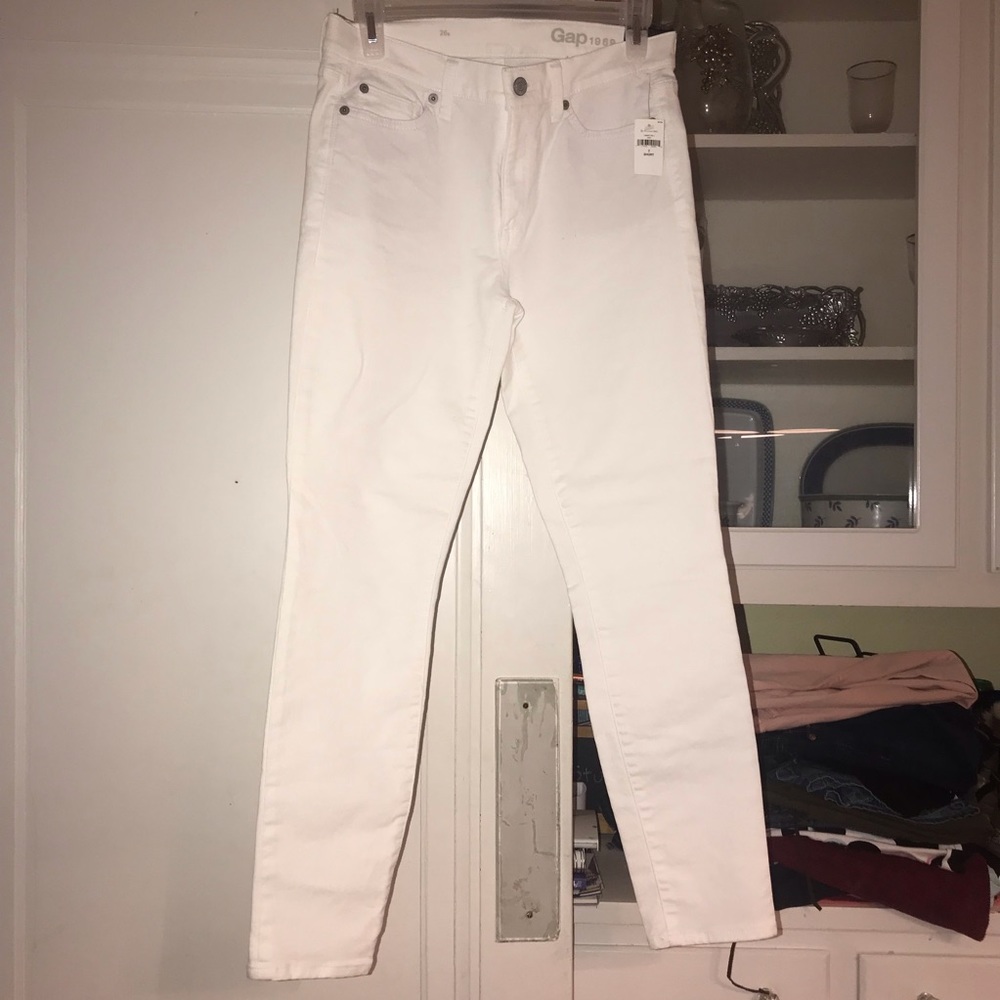 GAP white skinny jeans